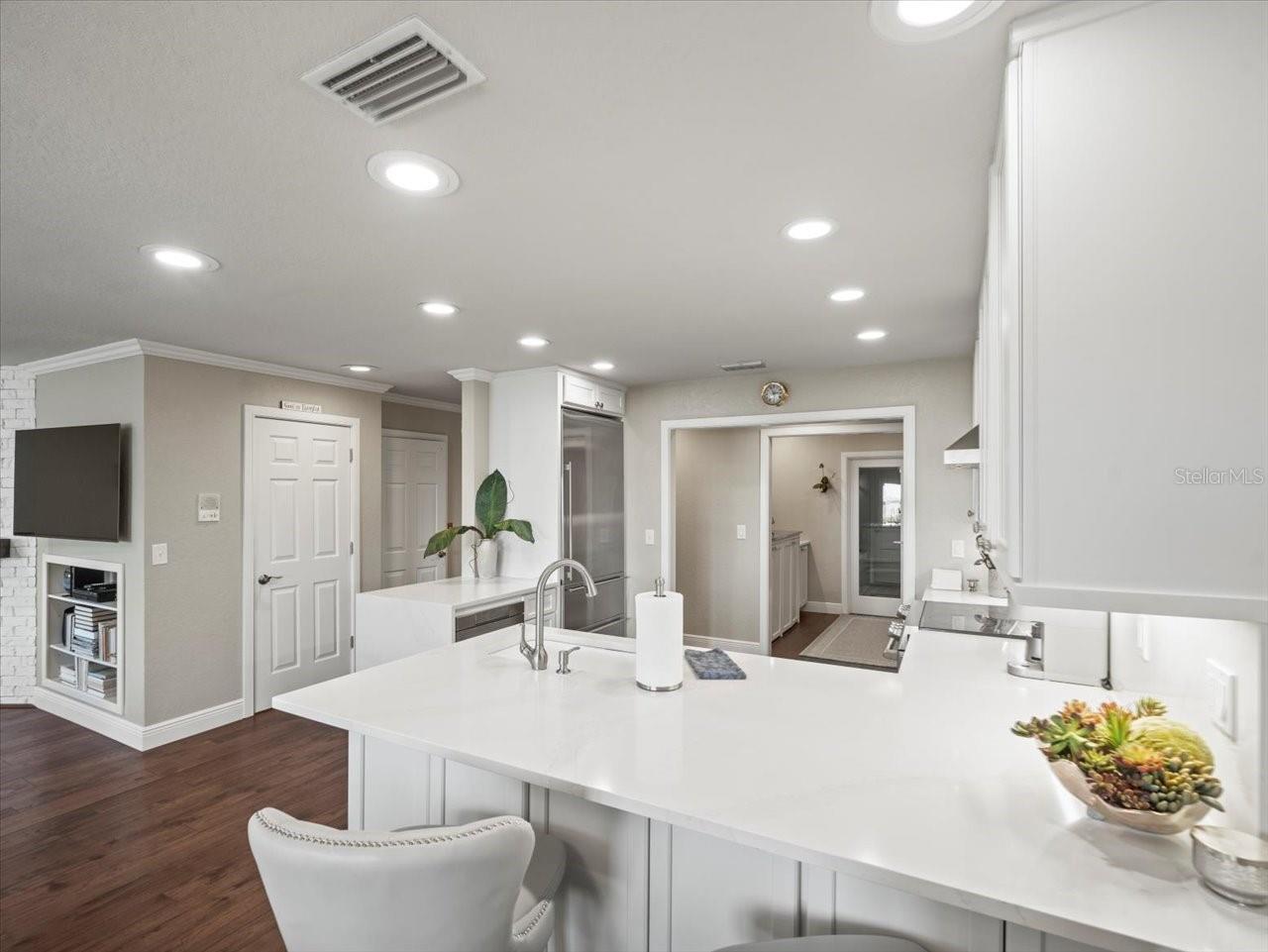 2087 Edgewater Dr #c Property Photo 22