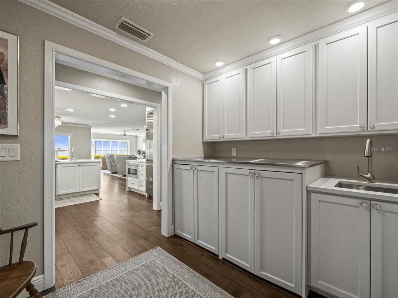 2087 Edgewater Dr #c Property Photo 37
