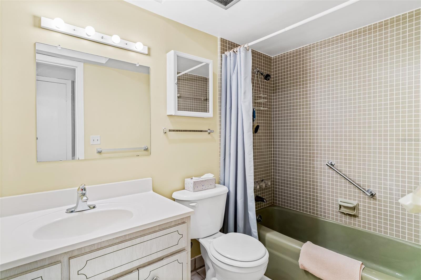 147 Bluff View Dr #206 Property Photo 23