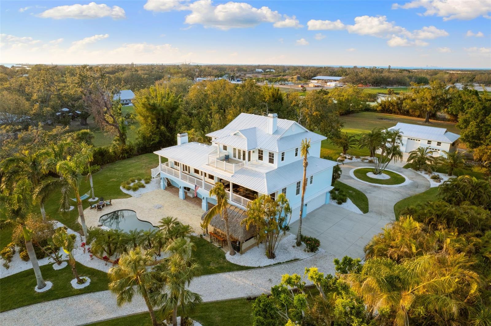 450 Bayshore Dr Property Photo