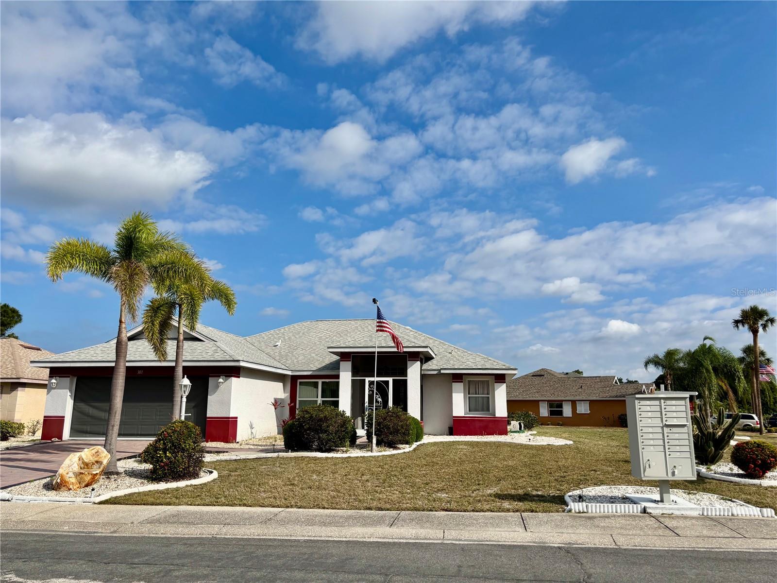 301 Caloosa Palms Ct Property Photo 1