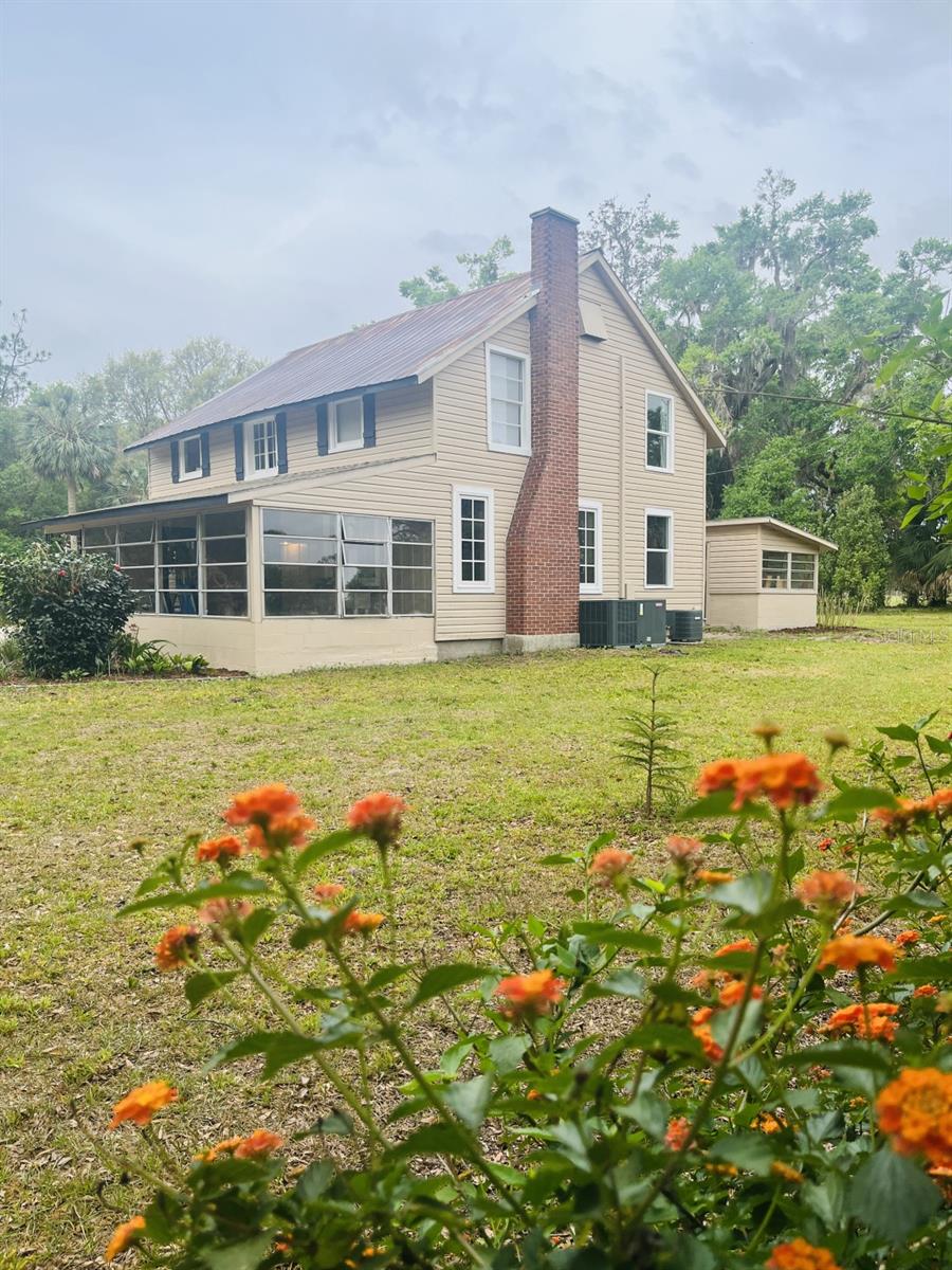 18700 Ravenswood Rd Property Photo