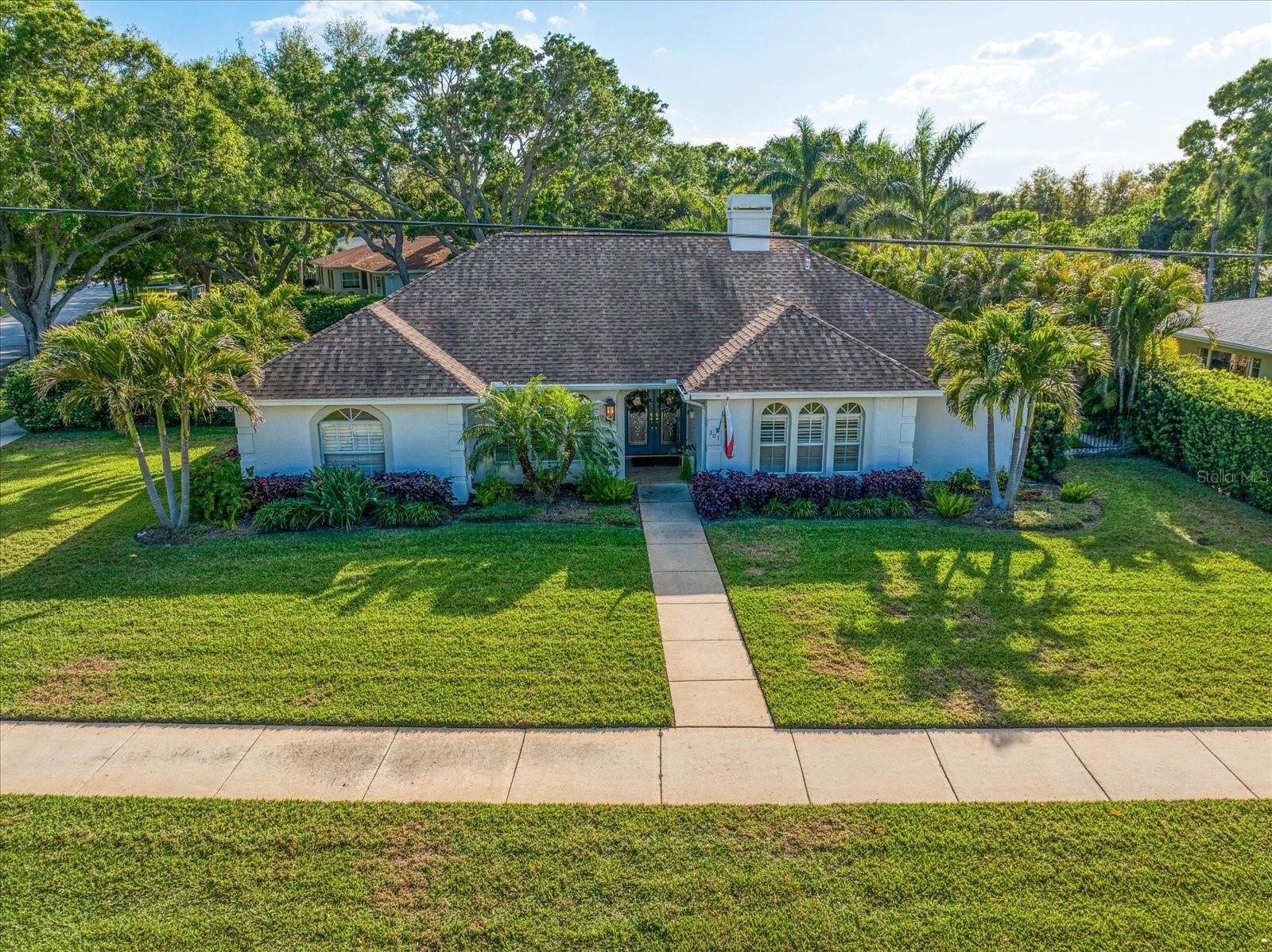 307 Oleander Rd Property Photo