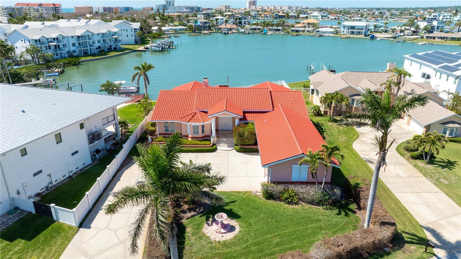 320 Bath Club Blvd S Property Photo