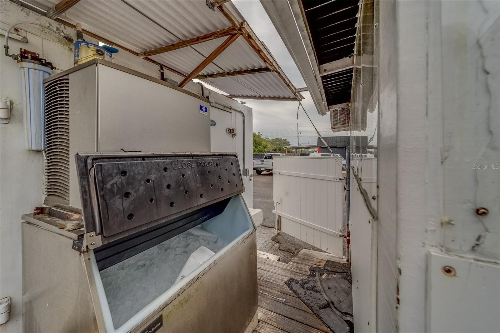 11055 Seminole Blvd Property Photo 15