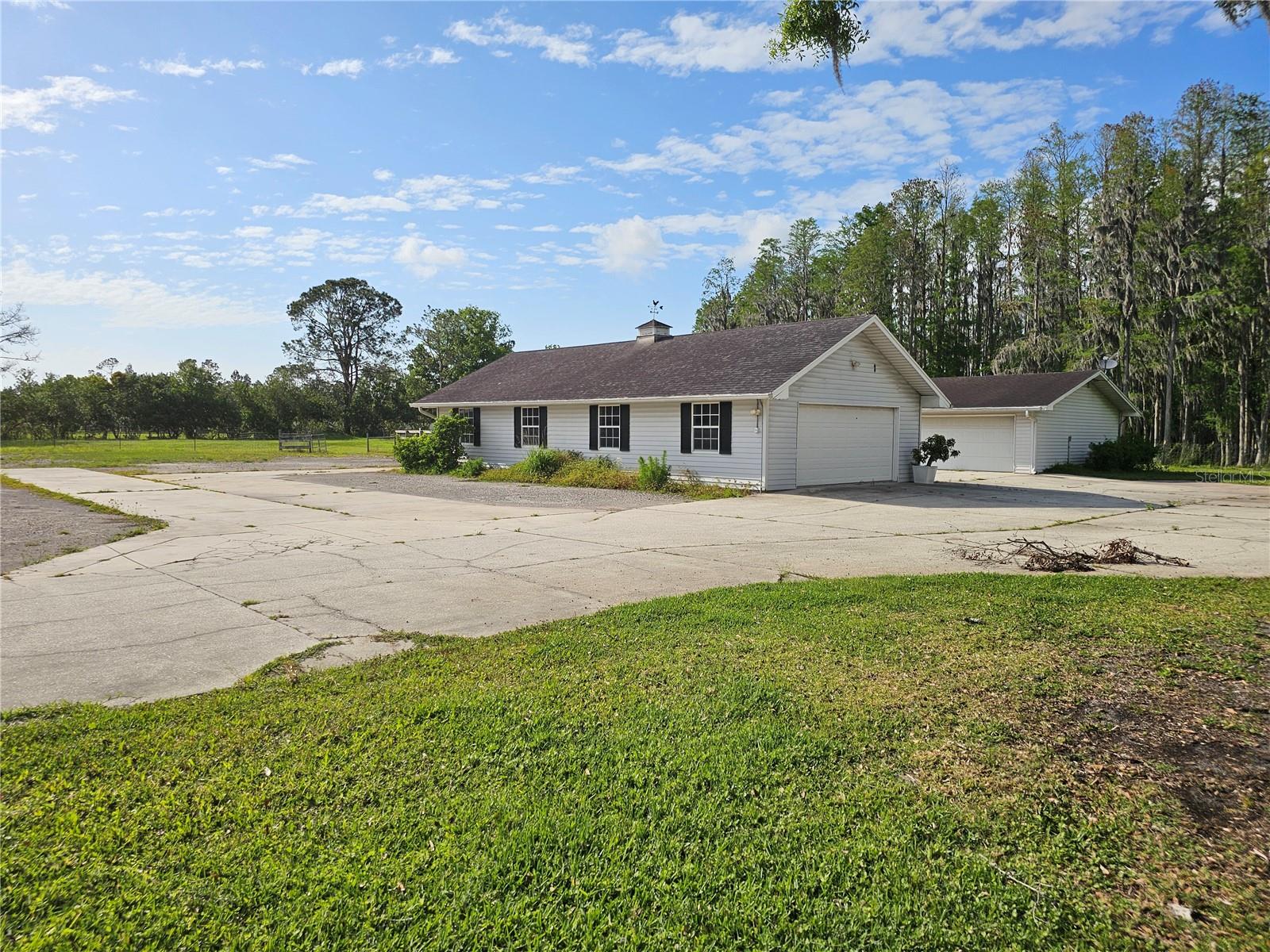 3465 Keystone Rd Property Photo 4