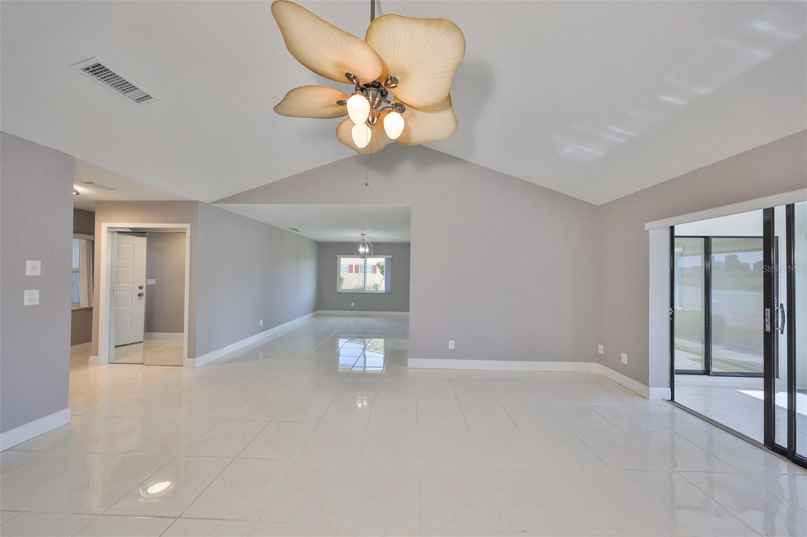 1806 Wolf Laurel Dr Property Photo 11