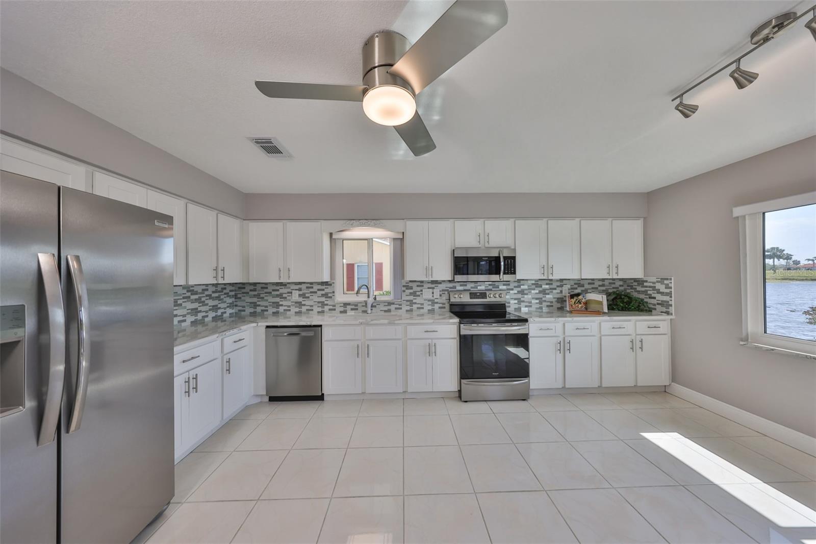 1806 Wolf Laurel Dr Property Photo 28