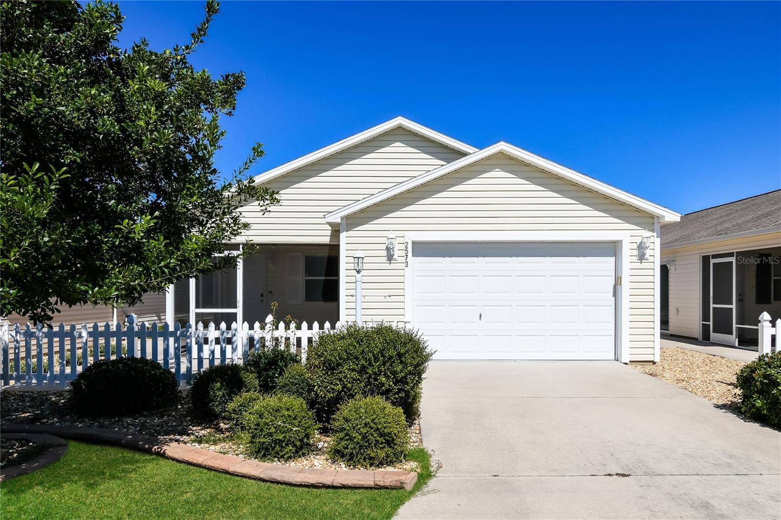 2573 Carrington Ct Property Photo