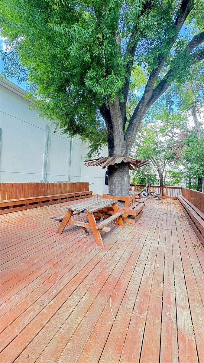 5005 N Lois Ave Property Photo 15