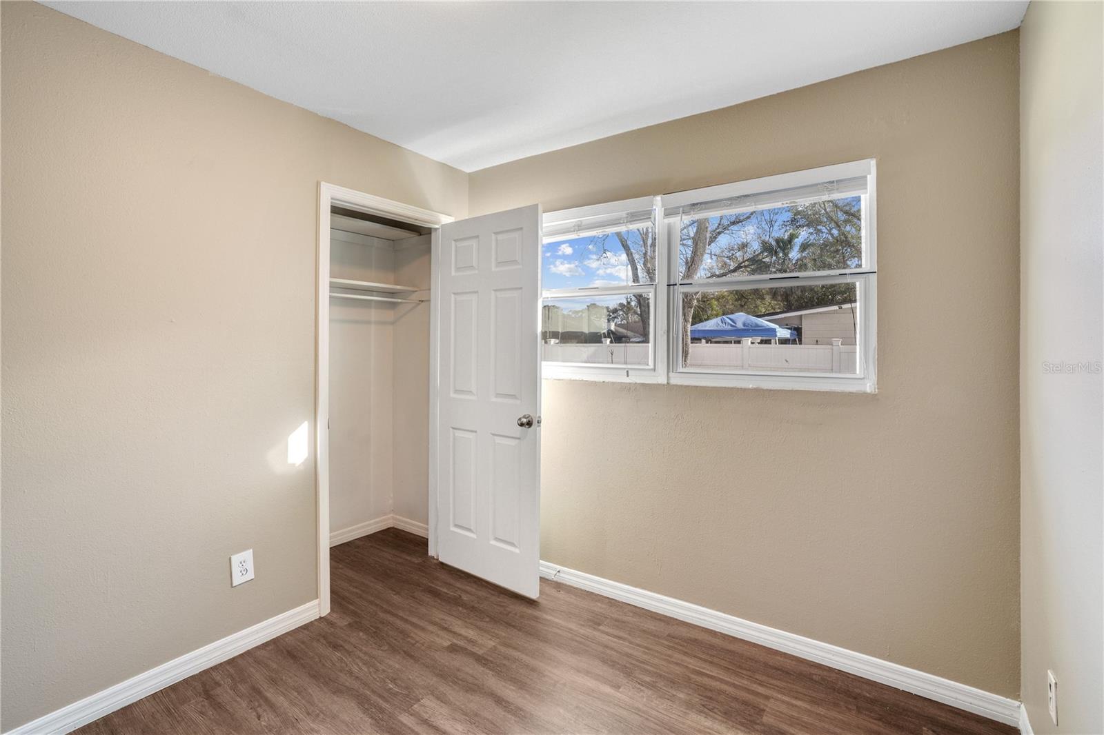 1913 Delaroche Dr W Property Photo 7