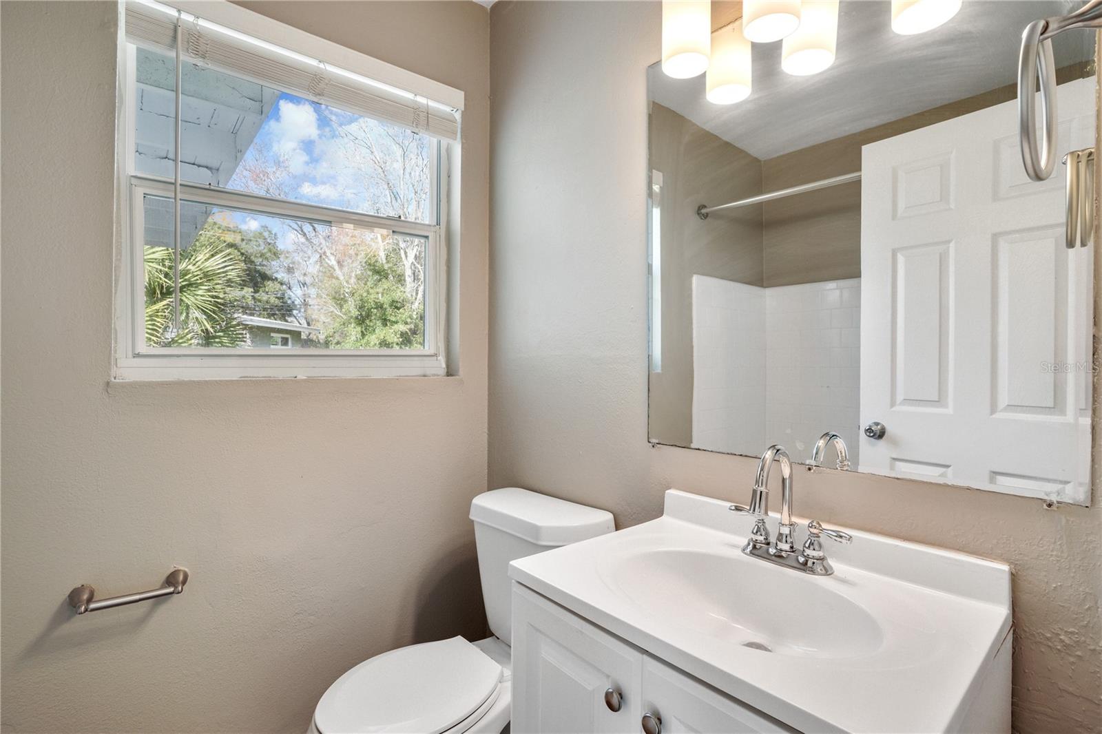 1913 Delaroche Dr W Property Photo 9