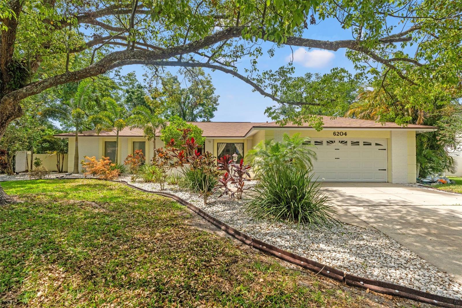 6204 Soaring Ave Property Photo