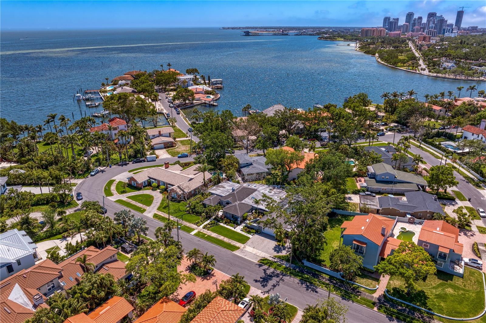 720 BRIGHTWATERS BLVD NE Property Photo 1