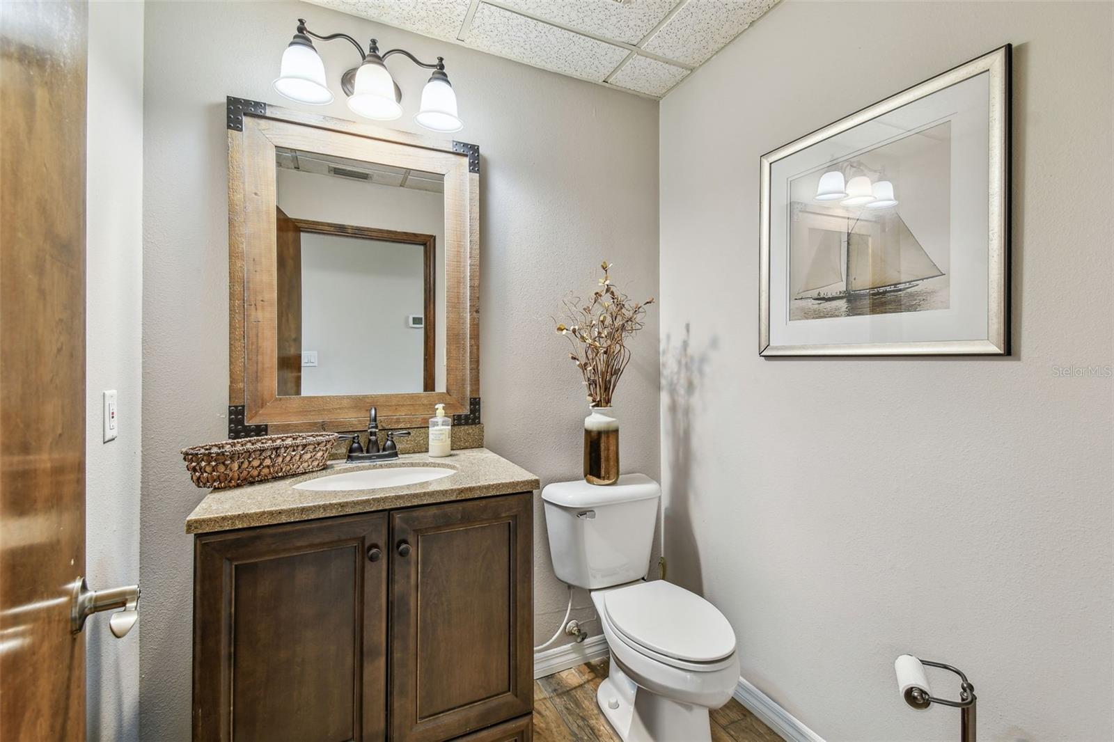 1046 W Busch Blvd #300 Property Photo 10