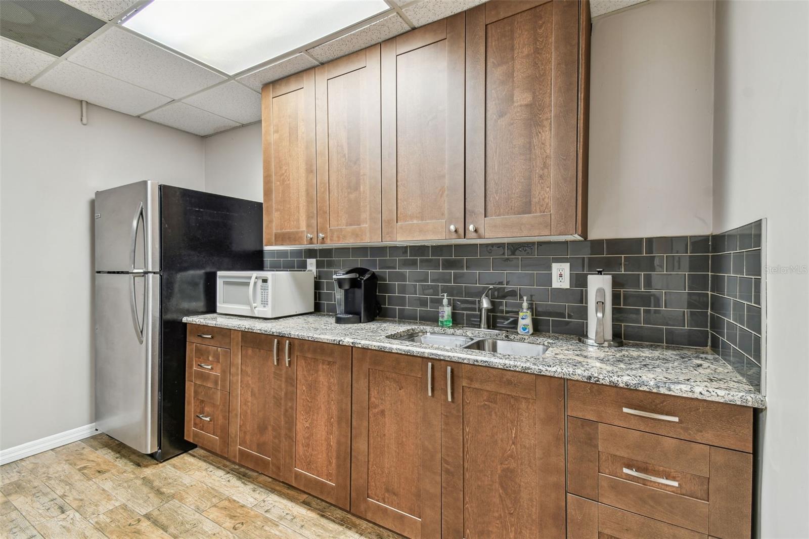 1046 W Busch Blvd #300 Property Photo 29