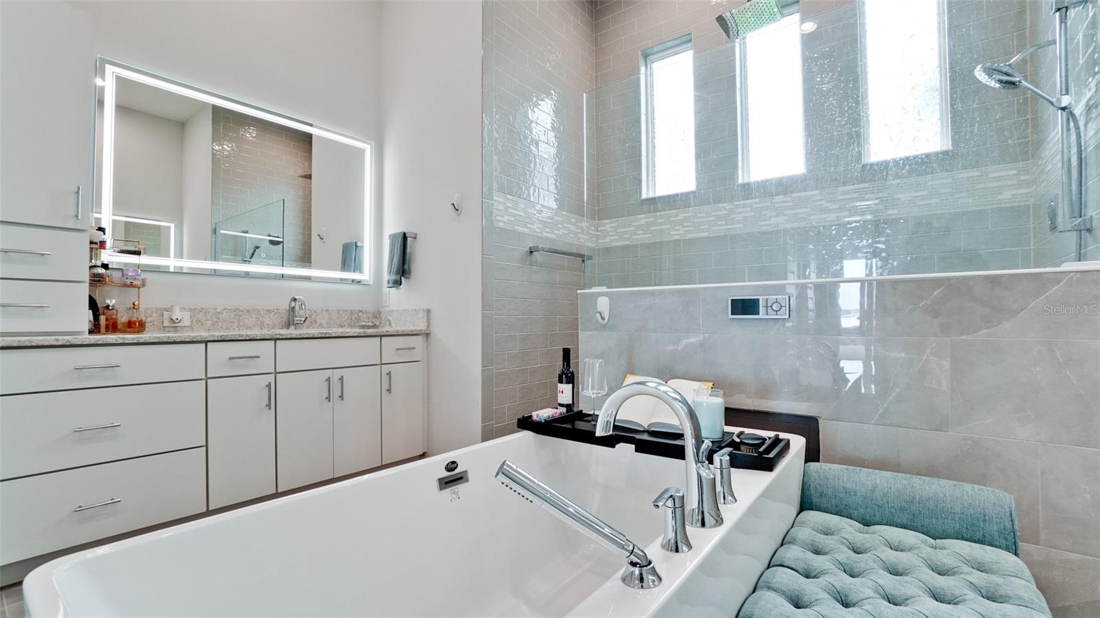 684 Regatta Way Property Photo 28