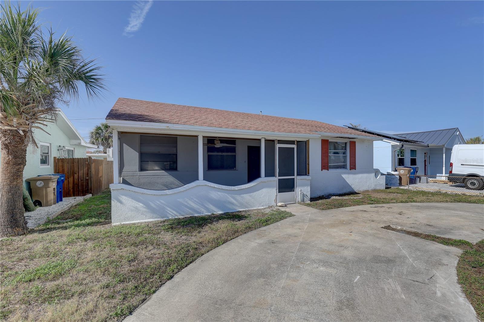 440 S Bayshore Dr Property Photo 2