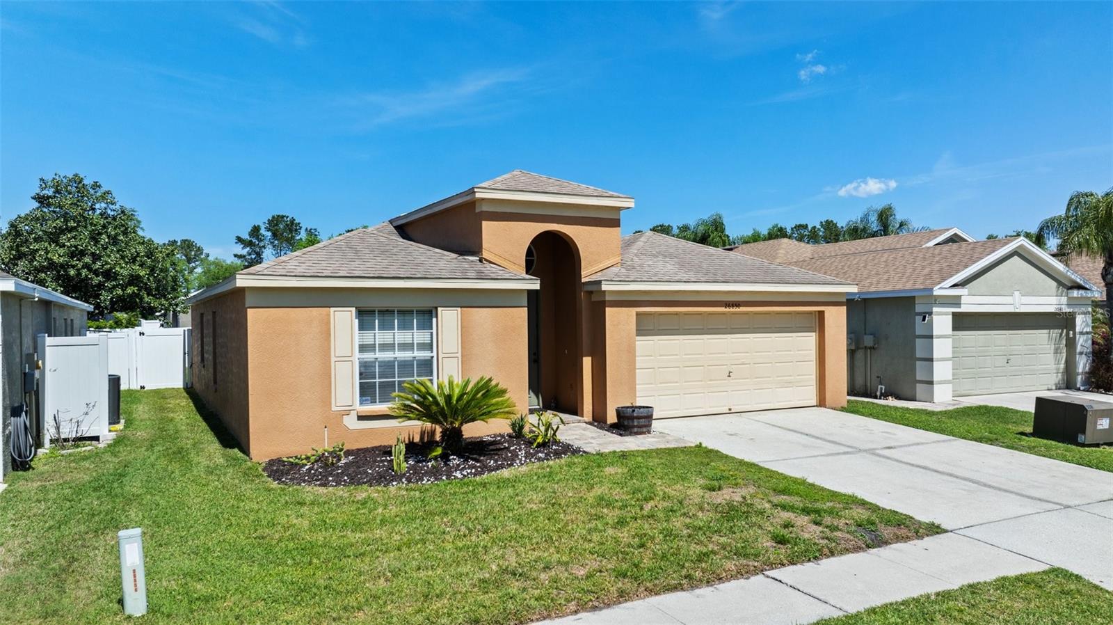 26850 Middleground Loop Property Photo