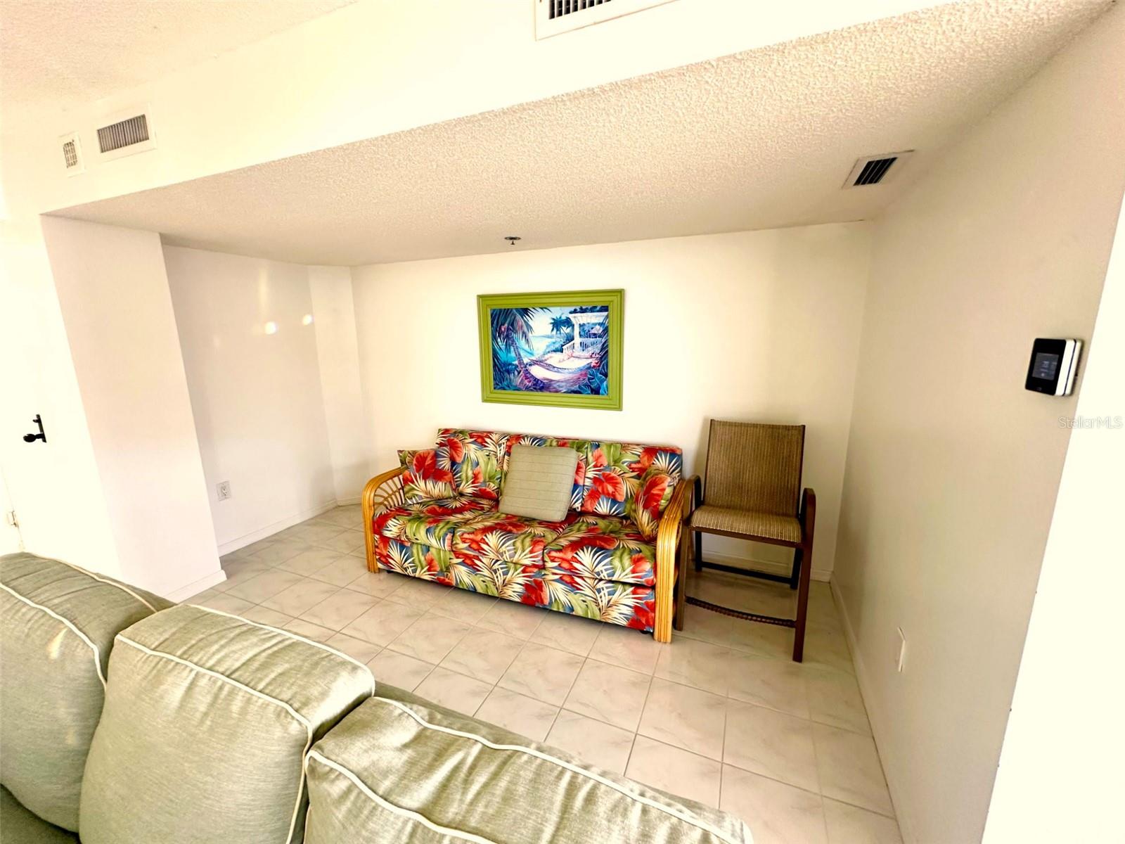 690 Island Way #707 Property Photo 7