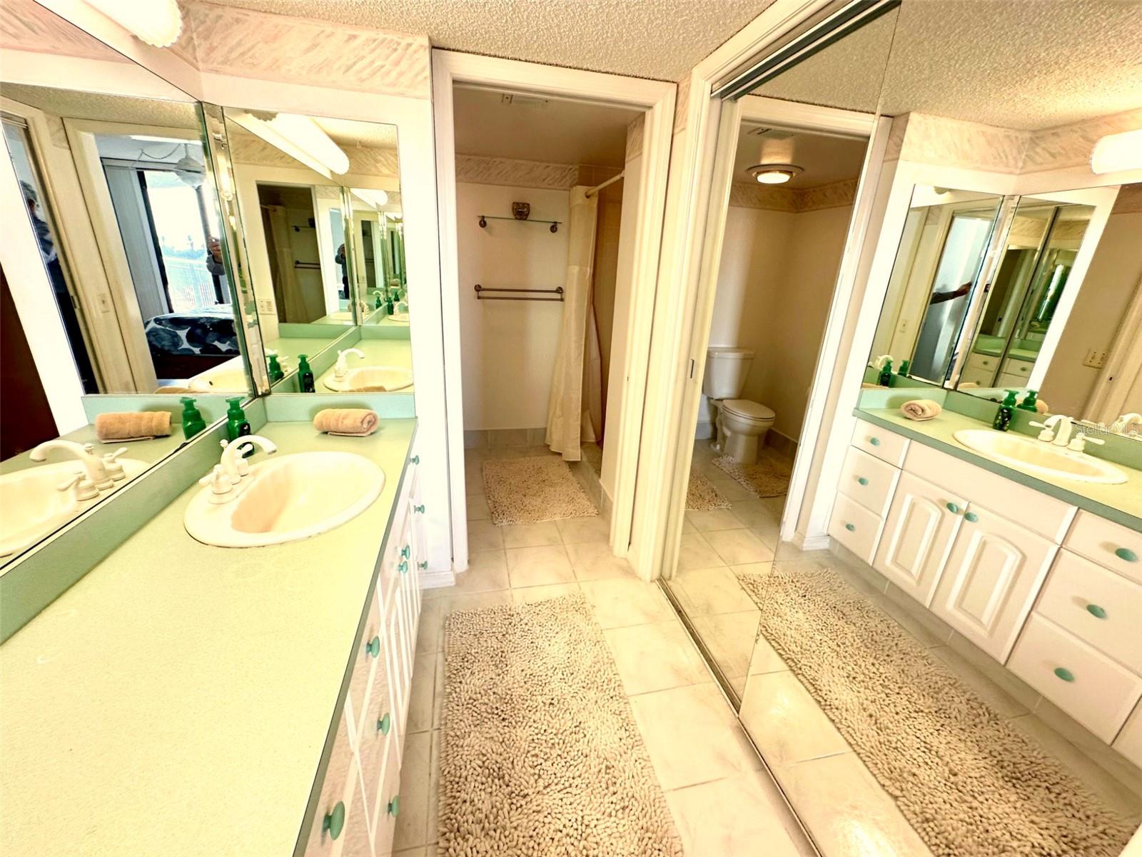 690 Island Way #707 Property Photo 14