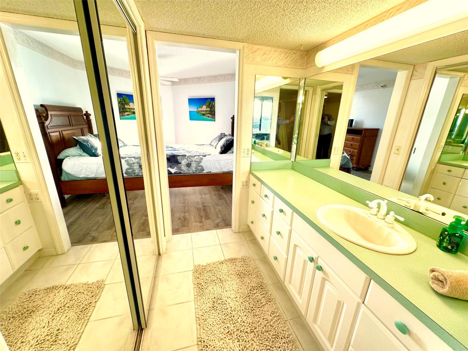 690 Island Way #707 Property Photo 16