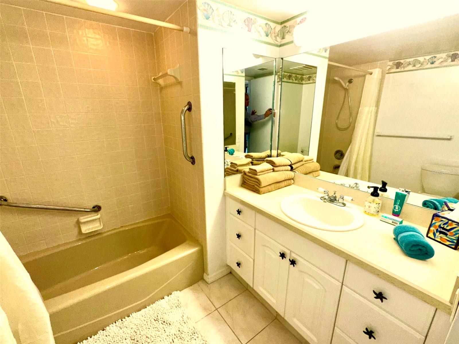 690 Island Way #707 Property Photo 19