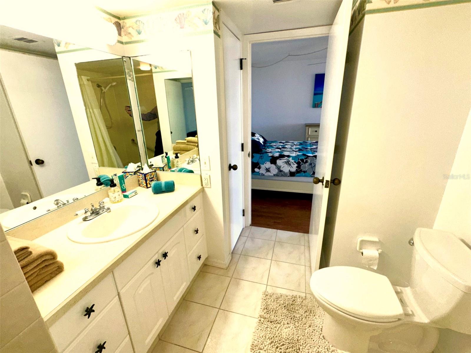 690 Island Way #707 Property Photo 20