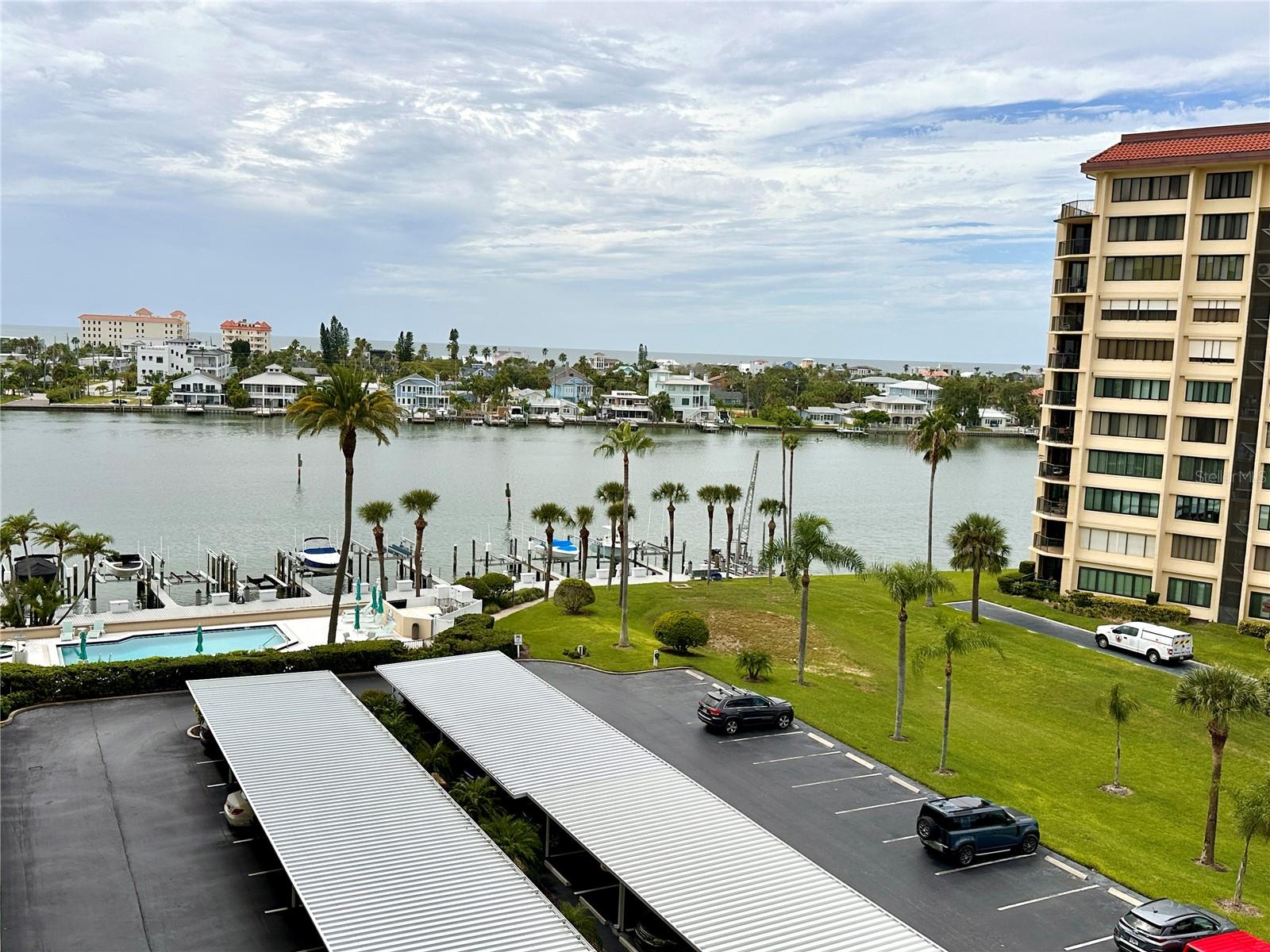 690 Island Way #707 Property Photo 22