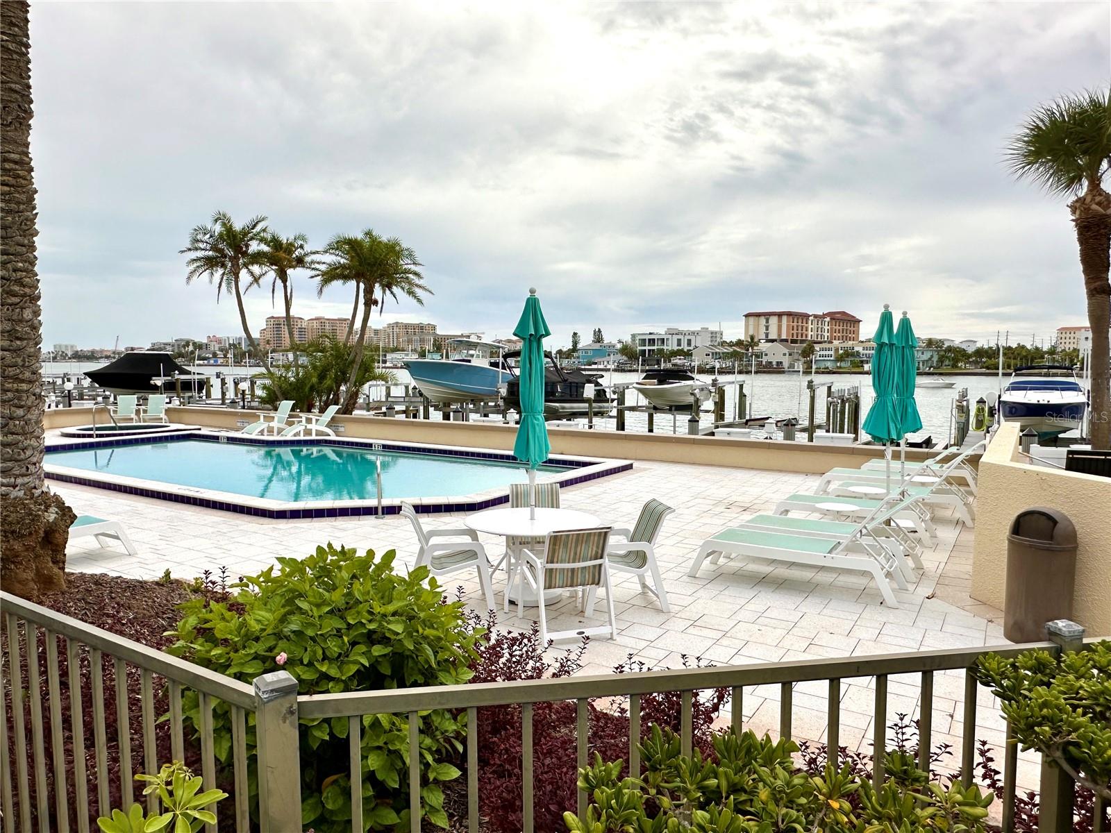 690 Island Way #707 Property Photo 23