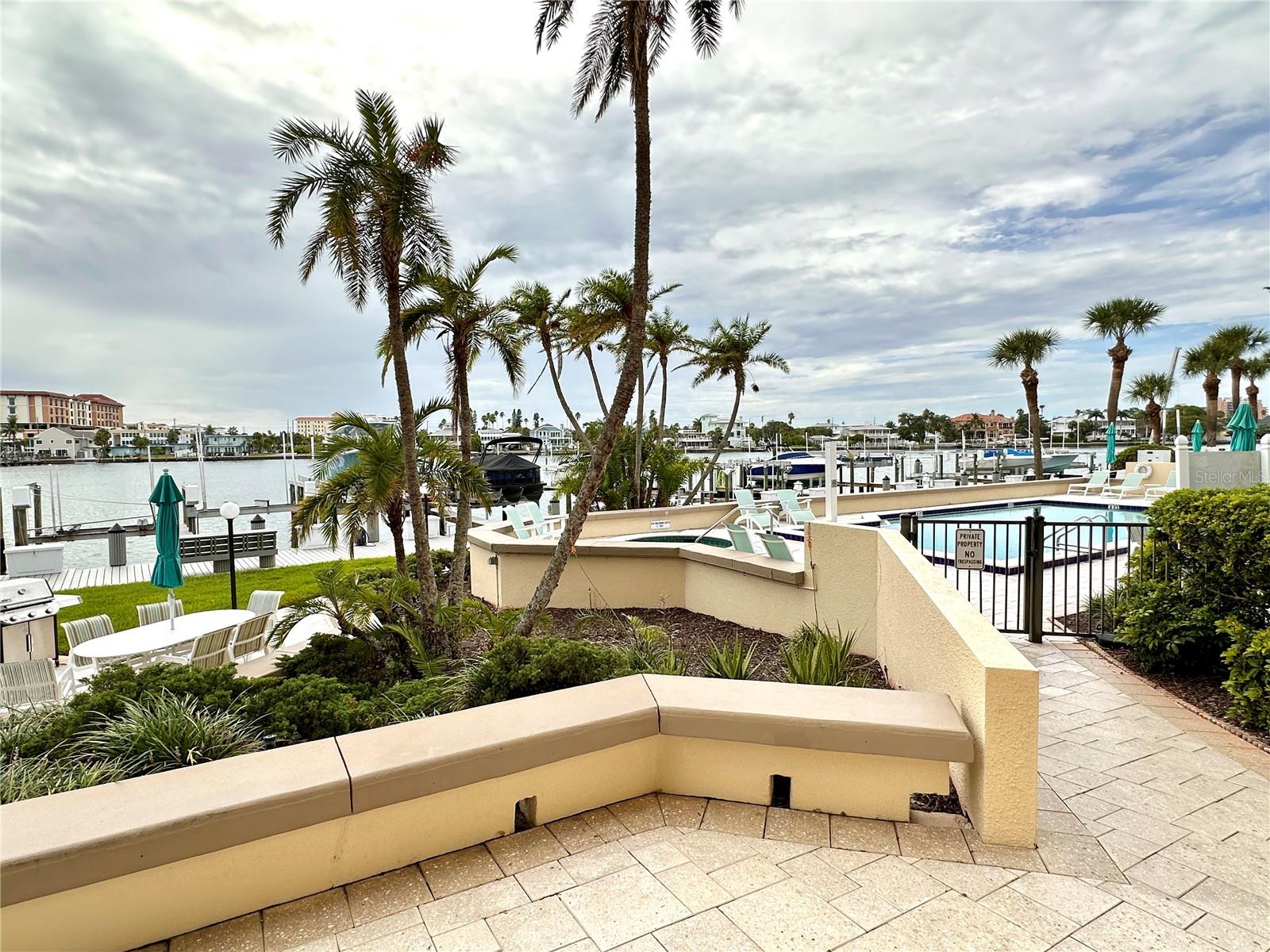 690 Island Way #707 Property Photo 29