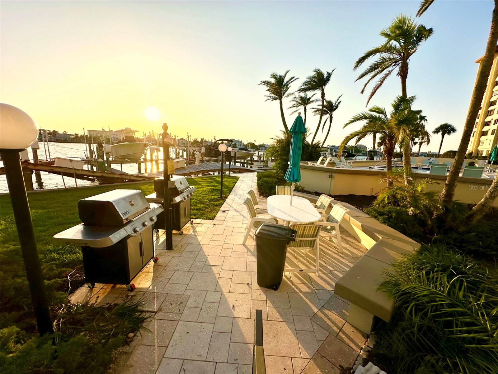 690 Island Way #707 Property Photo 30