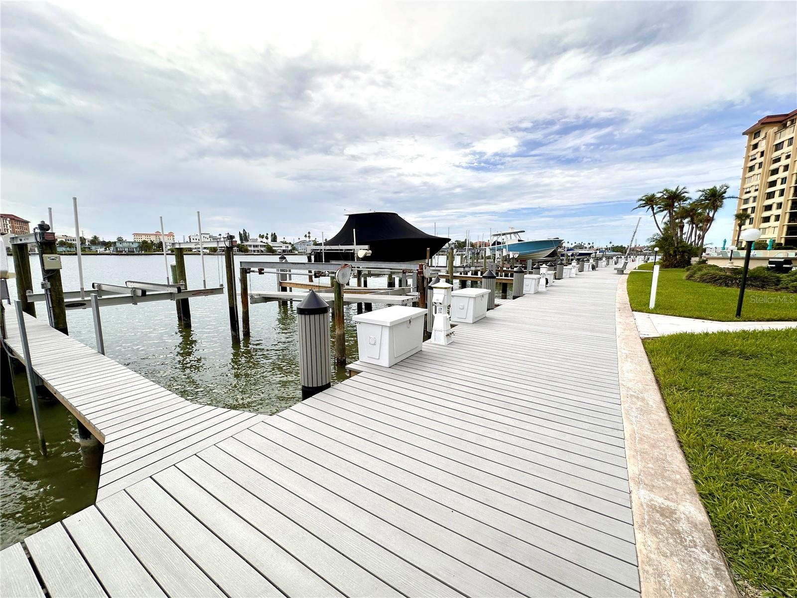 690 Island Way #707 Property Photo 31