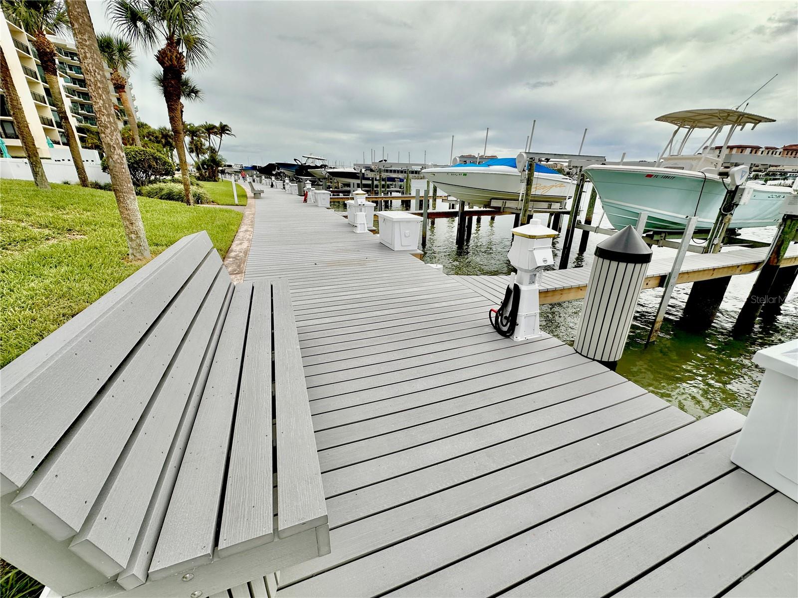 690 Island Way #707 Property Photo 33