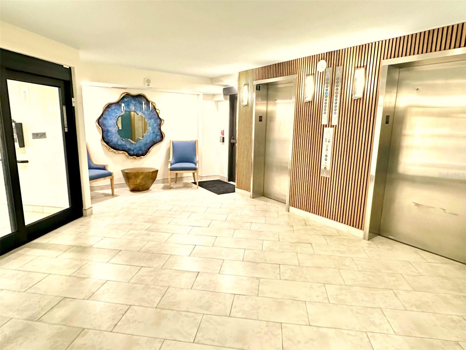 690 Island Way #707 Property Photo 39