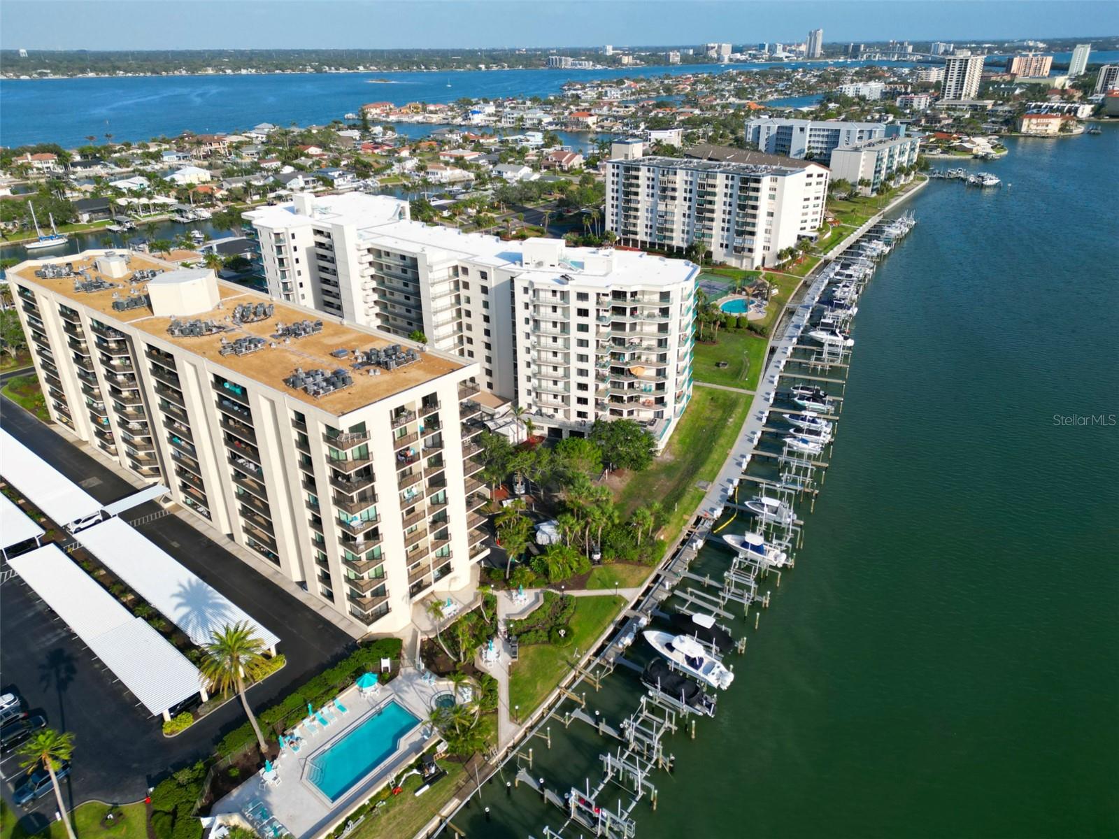 690 Island Way #707 Property Photo 45