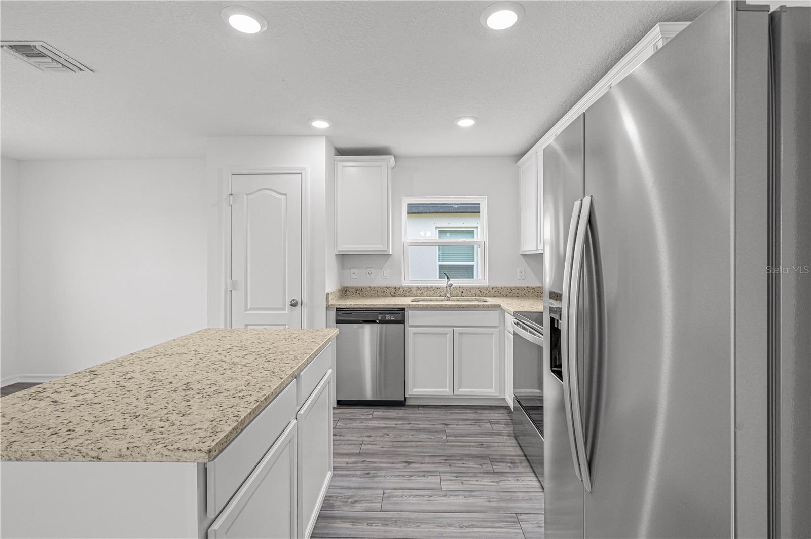 10 Sawfish Ct Property Photo 3