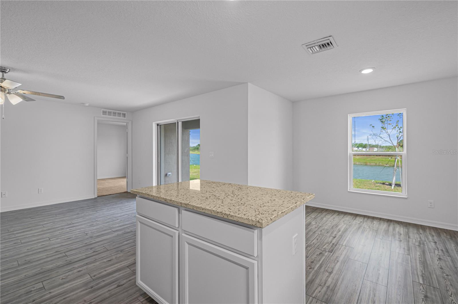 10 Sawfish Ct Property Photo 4