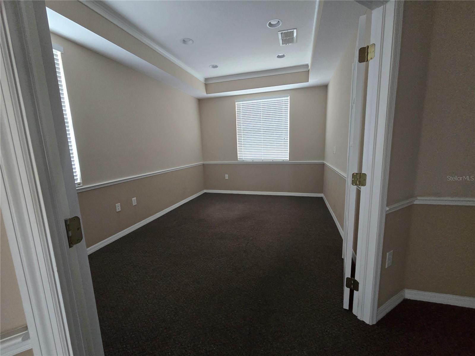 13135 W Linebaugh Ave Property Photo 12