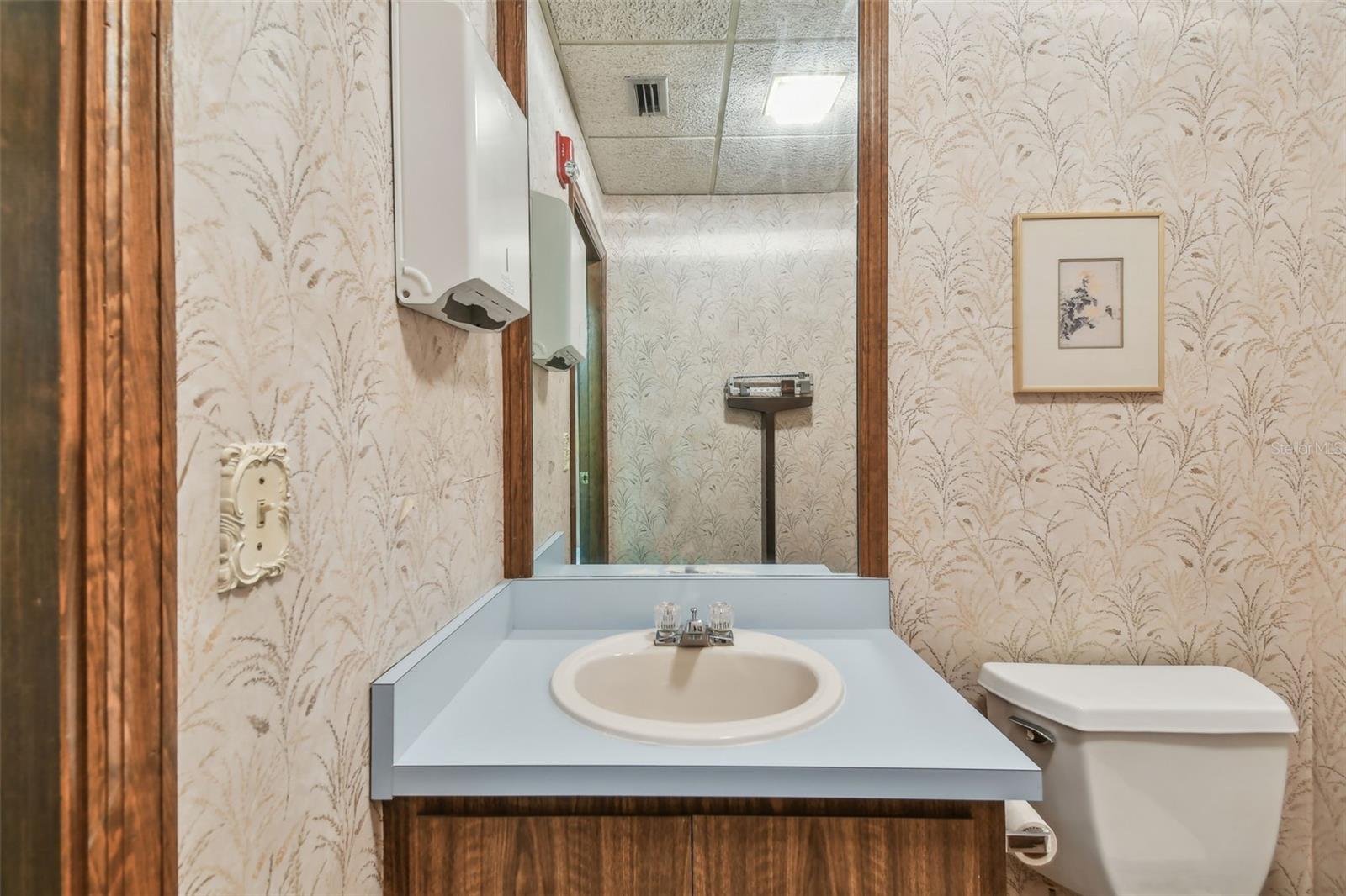 500 Vonderburg Dr #304 Property Photo 10
