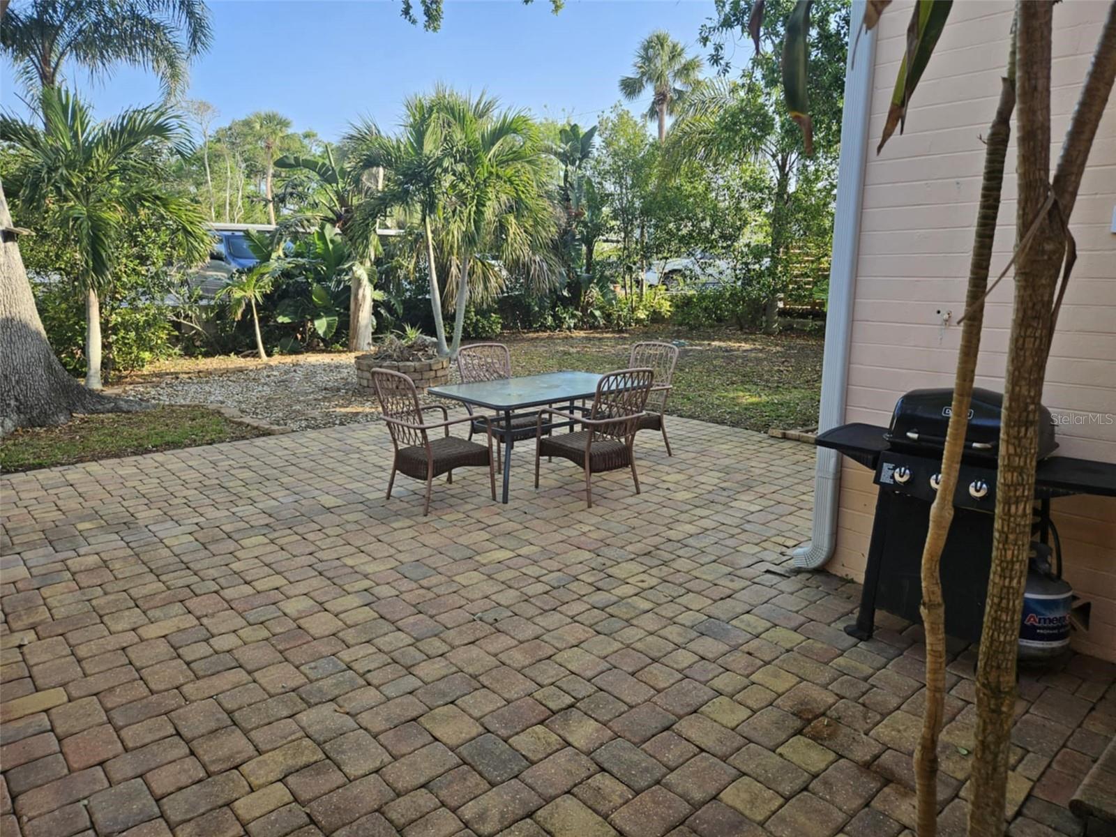 123-125 Mitchell Pl Property Photo 6
