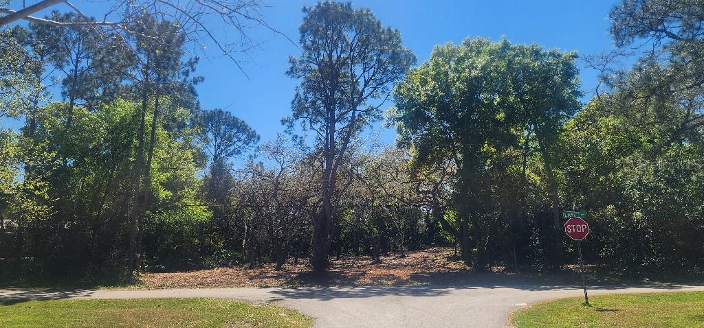 7291 Lake Dr Property Photo 1