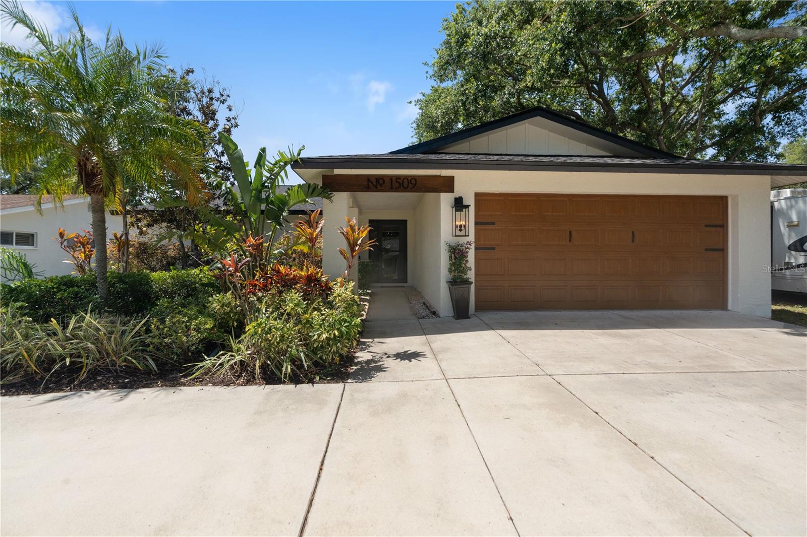 1509 Coachlight Way Property Photo 1