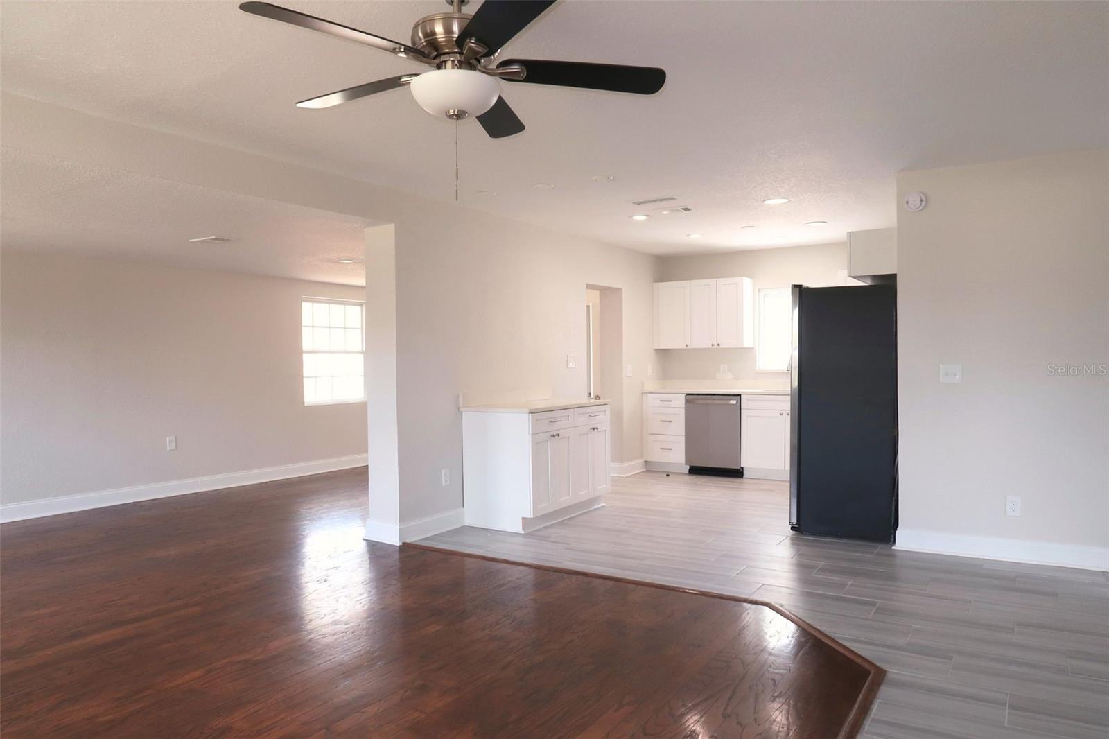 5143 Jasmine Cir Property Photo 2