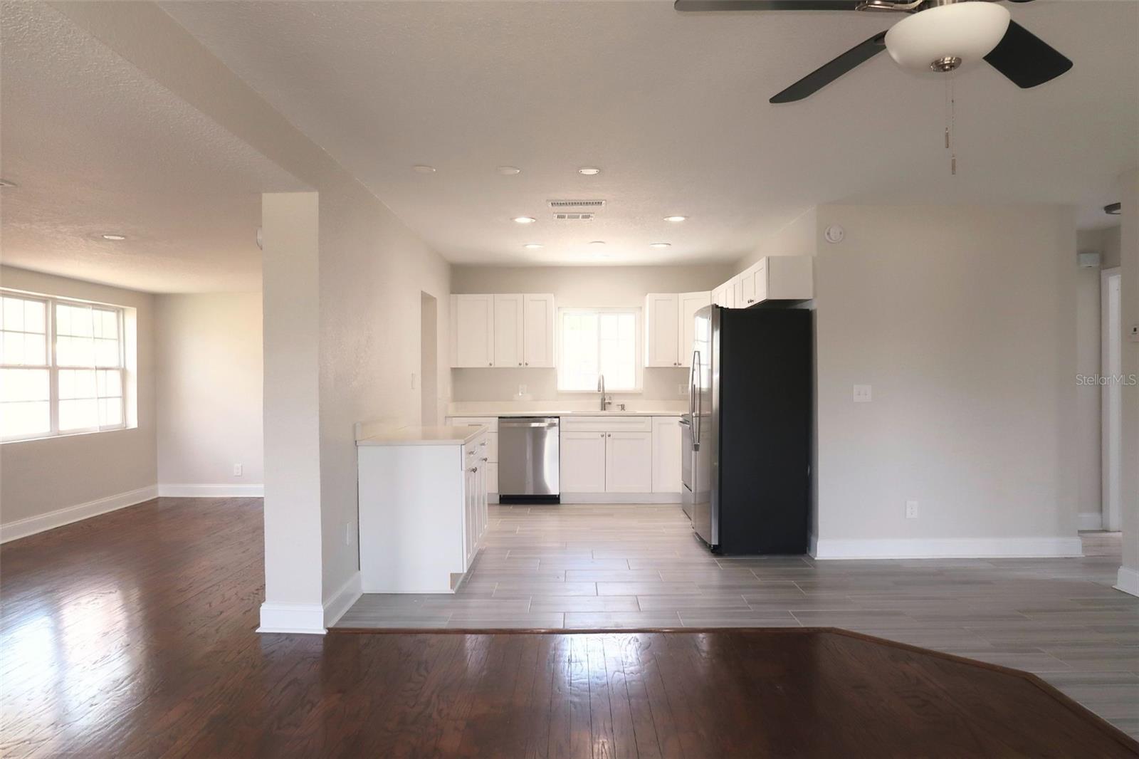 5143 Jasmine Cir Property Photo 3