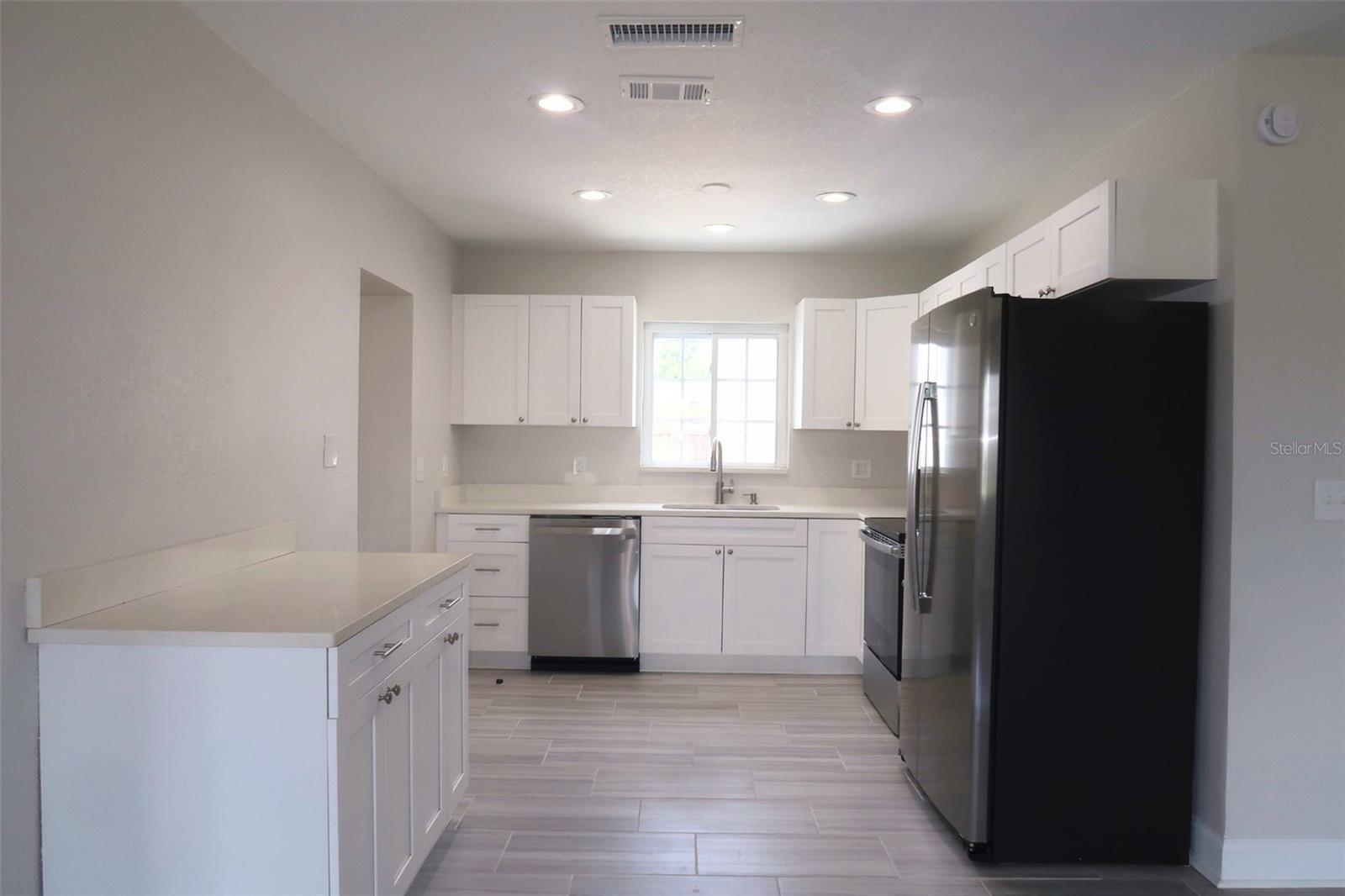 5143 Jasmine Cir Property Photo 4