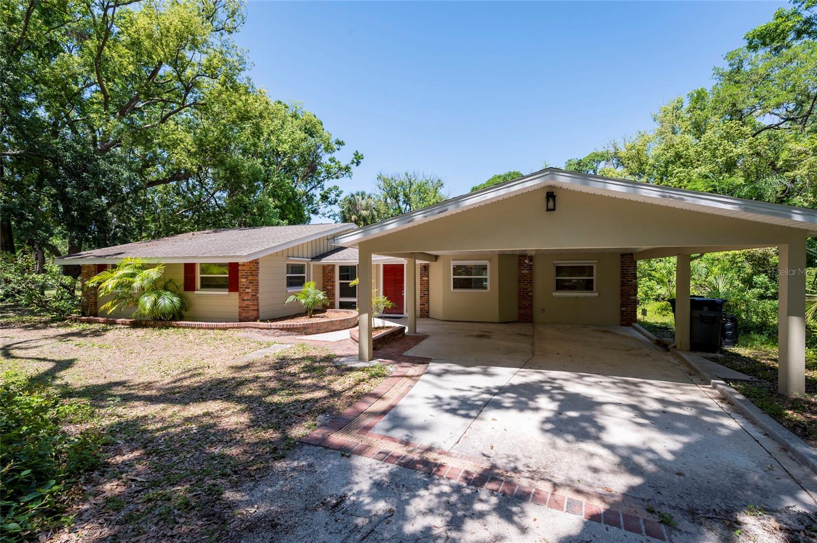 4216 N Myrtle Ave Property Photo 1