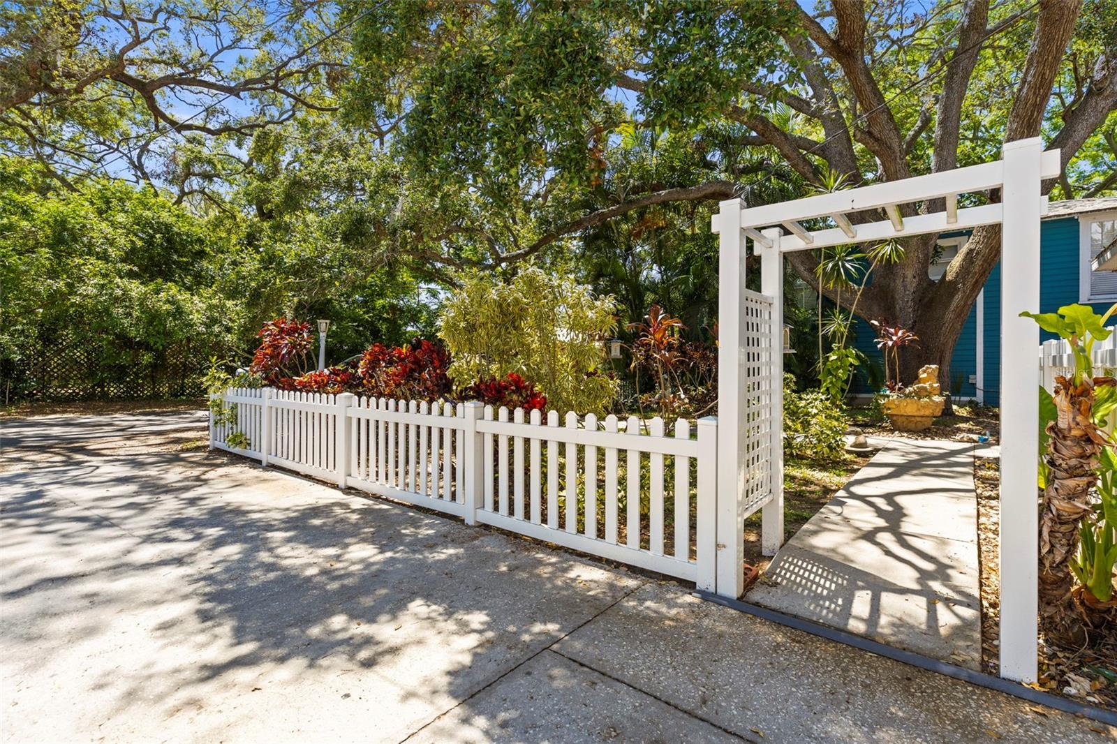 522 James St Property Photo 29
