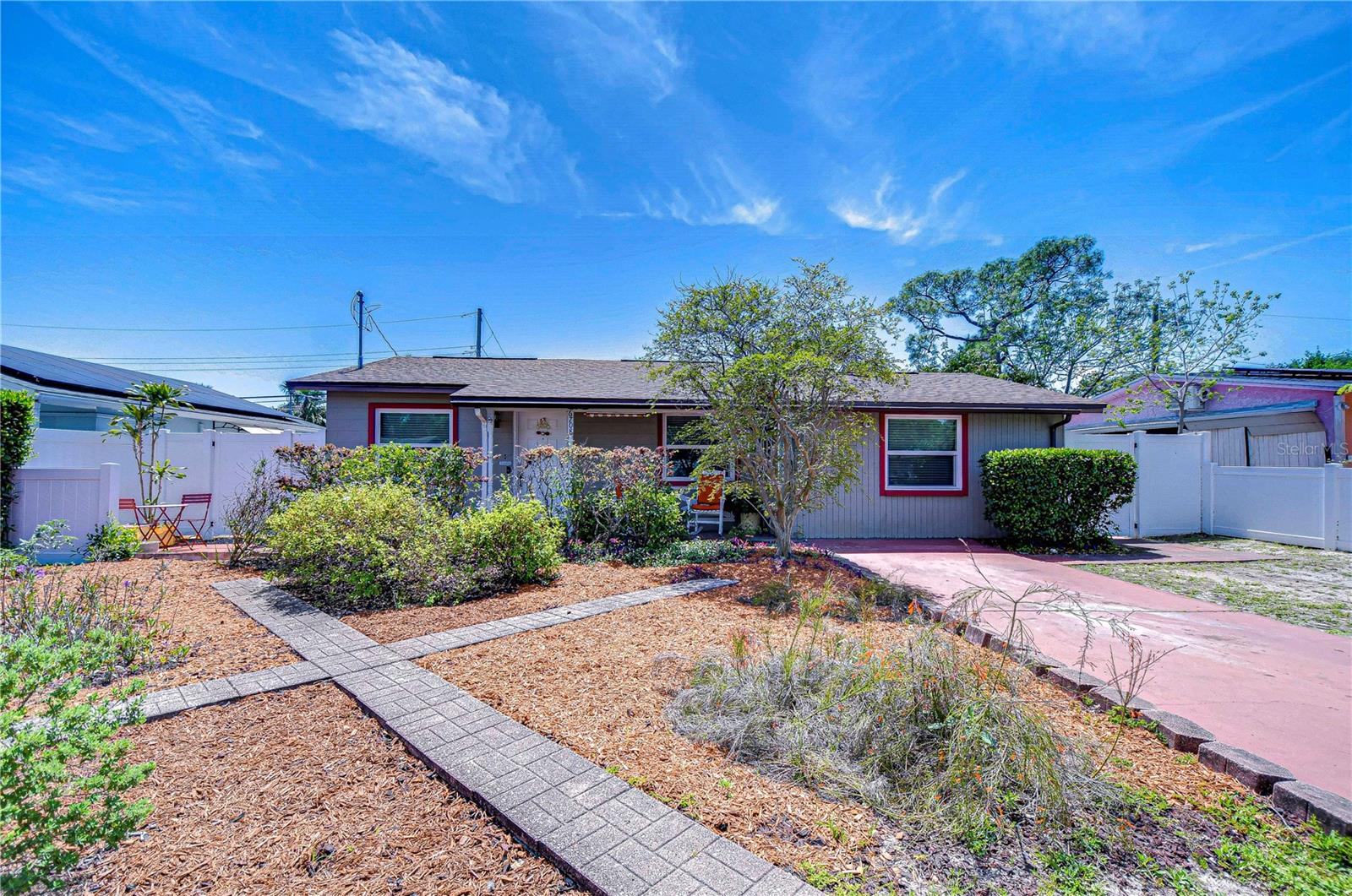 6708 W Clifton St Property Photo