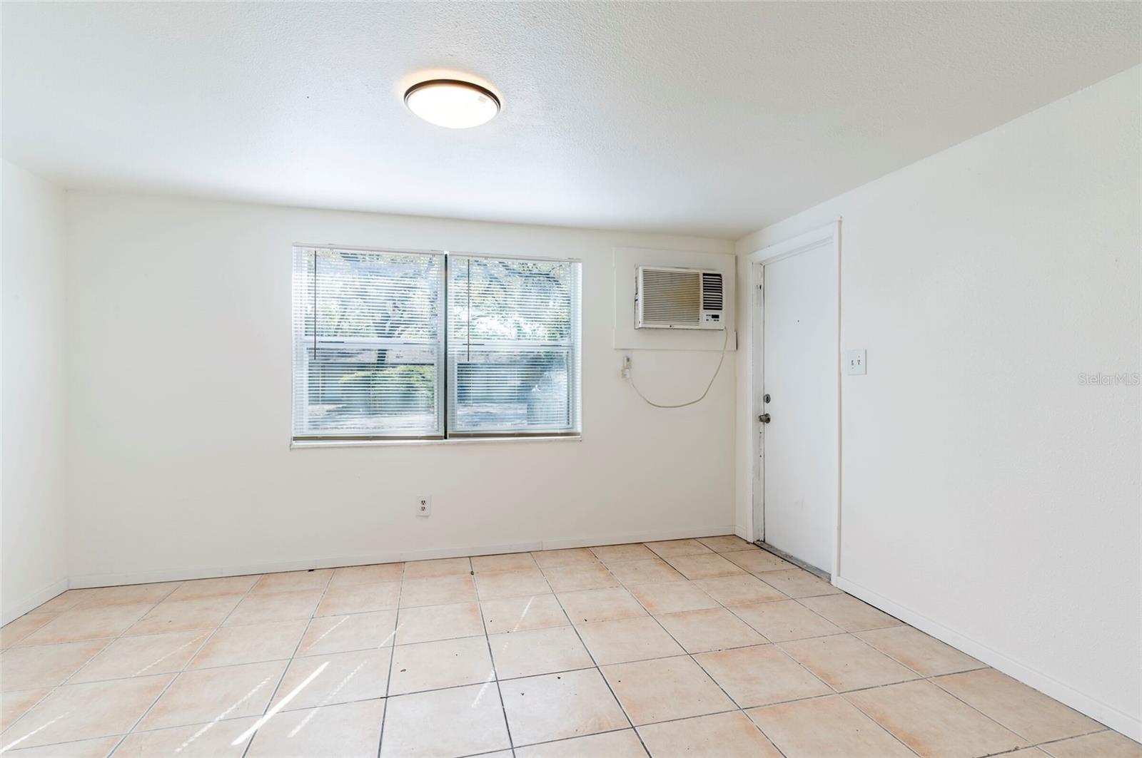 10108 N 10th St Property Photo 6